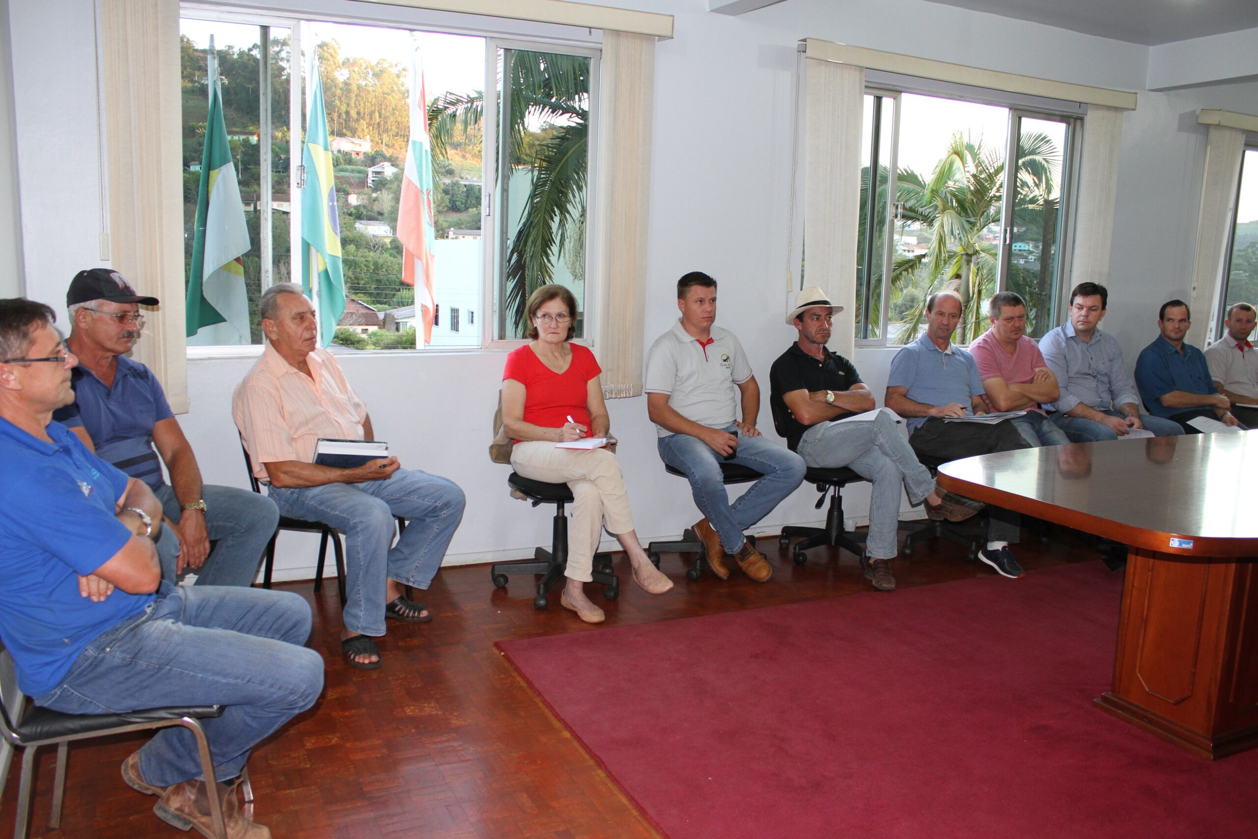 Representantes das entidades do município discutiram os detalhes para realização do evento, junto com a administração municipal