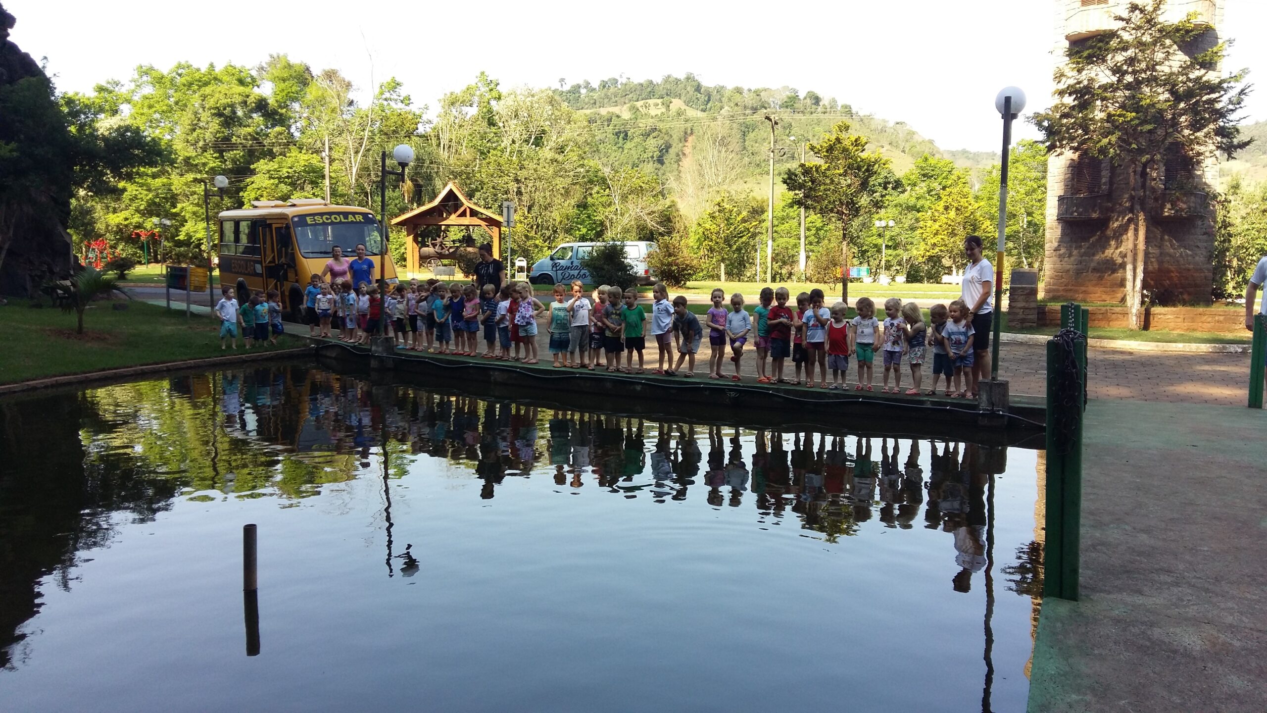 Lago do pórtico de entrada da cidade também foi visitado pelos alunos