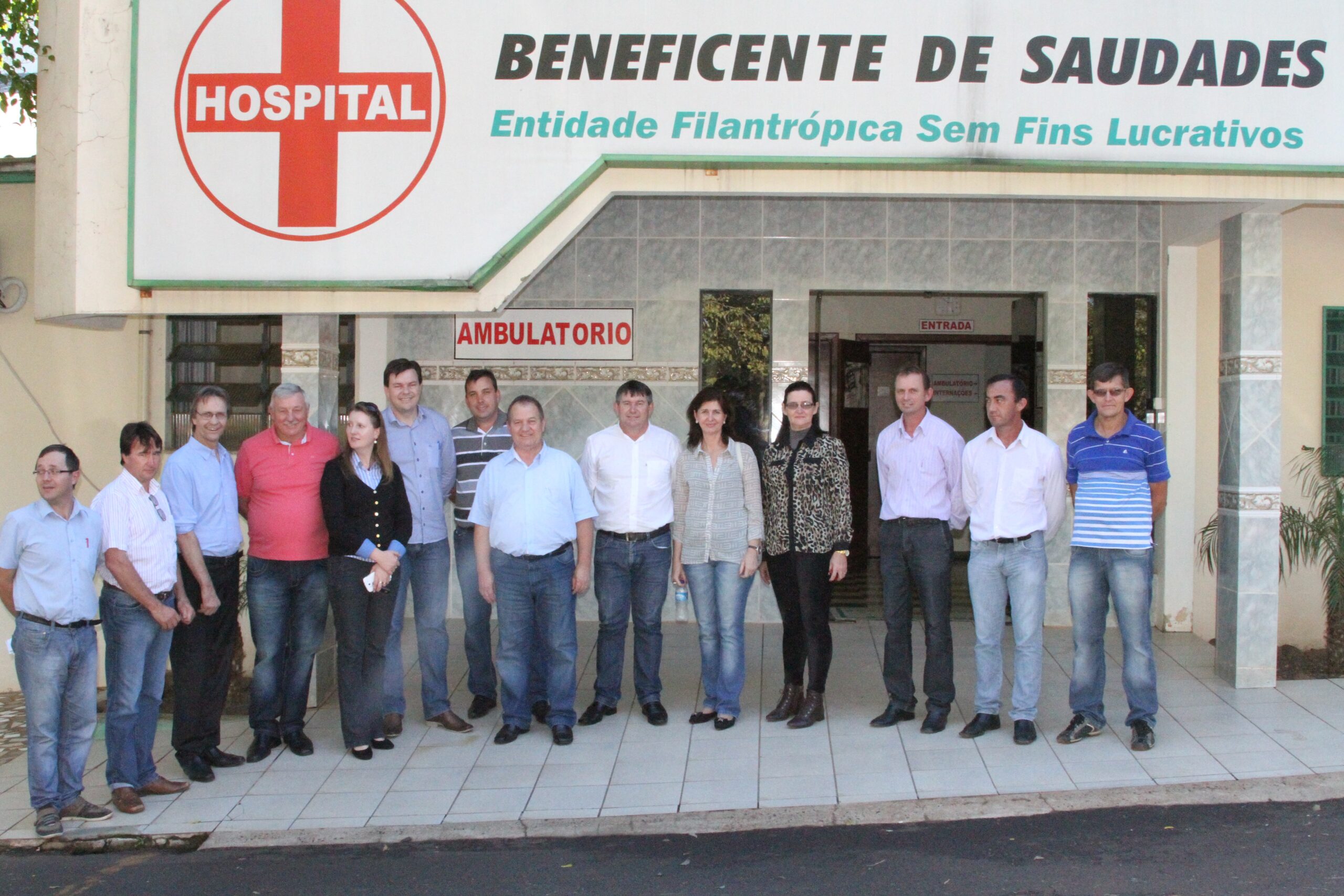 Deputado Federal Pedro Uczai esteve em 2014 visitando o Hospital Saudades, onde lideranças apresentaram as principais demandas da entidade