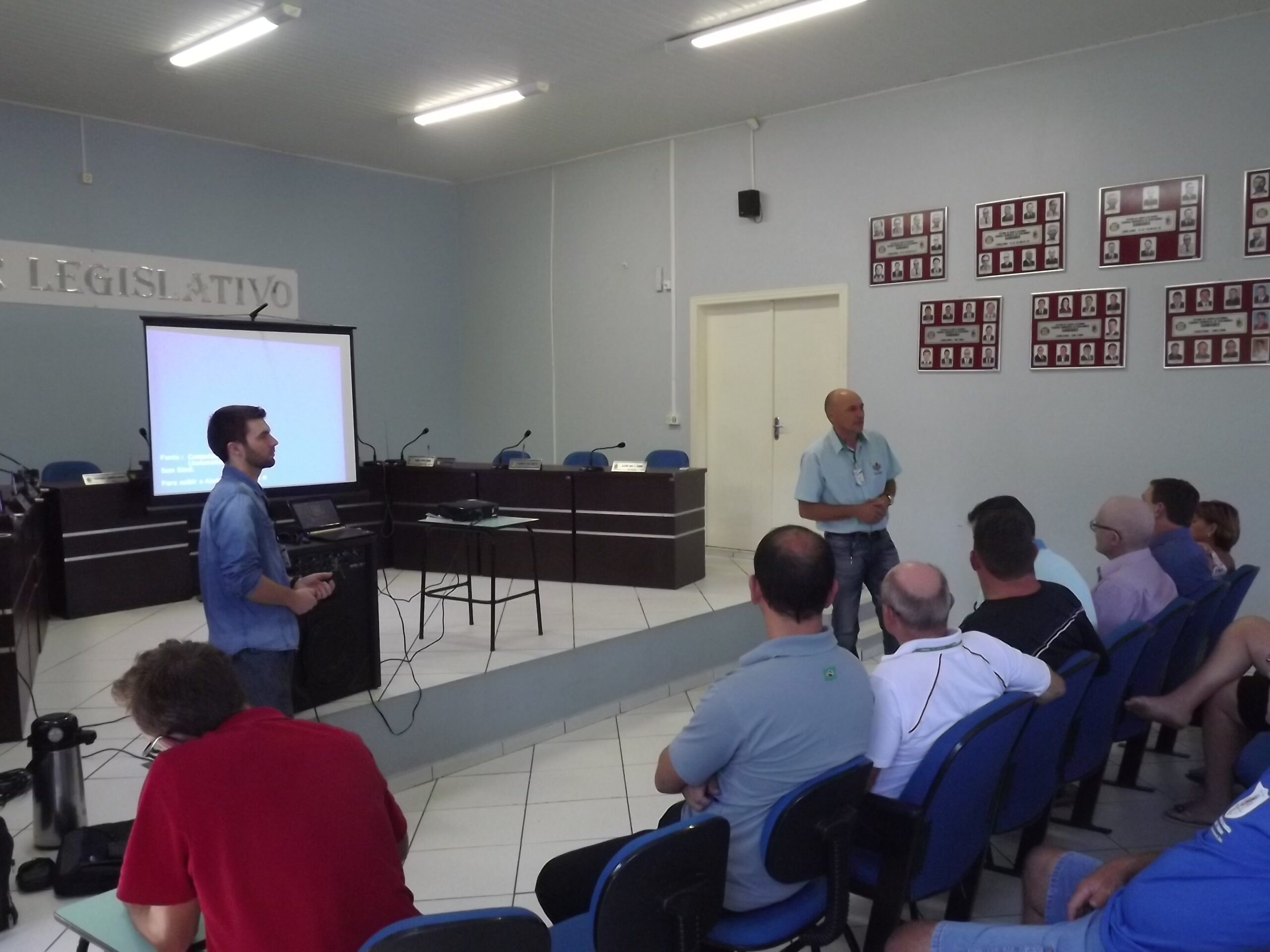 O agrônomo Sidinei Weirich e o técnico em agropecuária da Epagri do município, Altair Gralow, falaram sobre os trabalhos realizados pela empresa