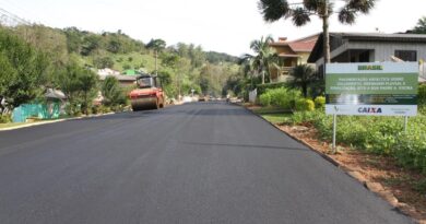 Pavimentação asfáltica foi concluída na Rua Padre Antônio Vieira, através do consórcio Cidir, com o apoio da Secretaria de Infraestrutura de Saudades
