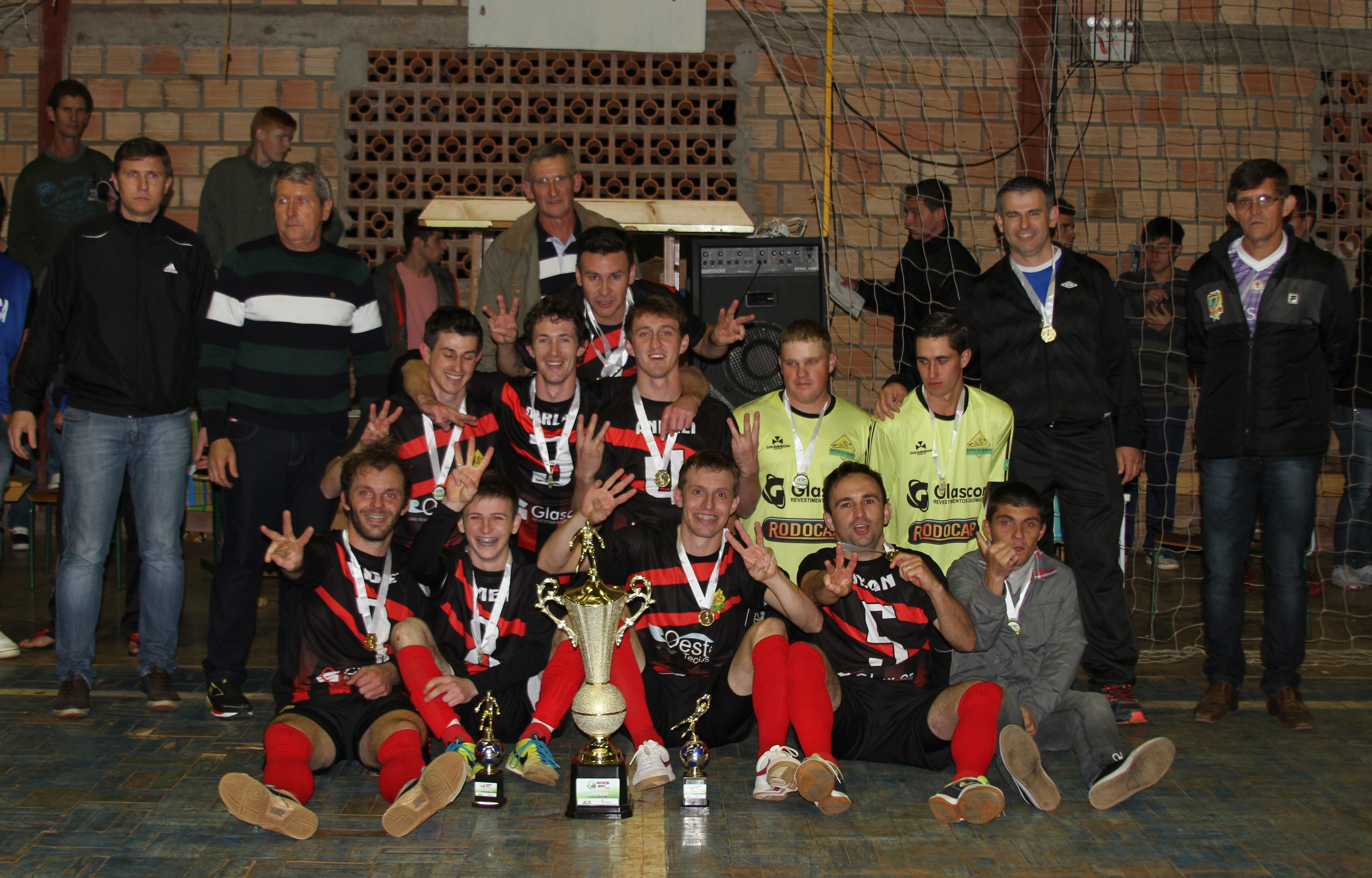 Grande campeão na categoria Futsal Força Livre – Equipe dos Ratões do Asfalto