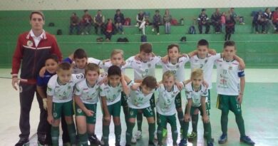 Equipe sub 10 da ADAF Saudades participou de evento da Liga Catarinense de Futsal