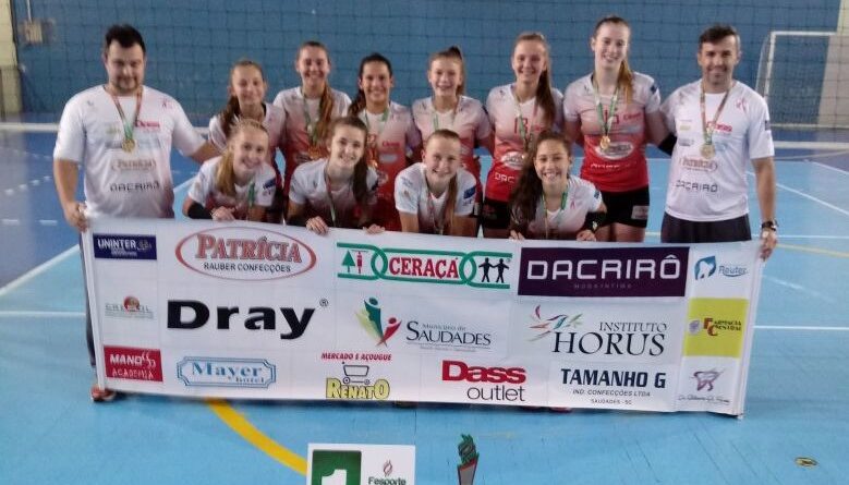 Equipe do voleibol de Saudades conquistou título dos JESC de forma invicta e representará Santa Catarina nos Jogos Escolares da Juventude, em Curitiba