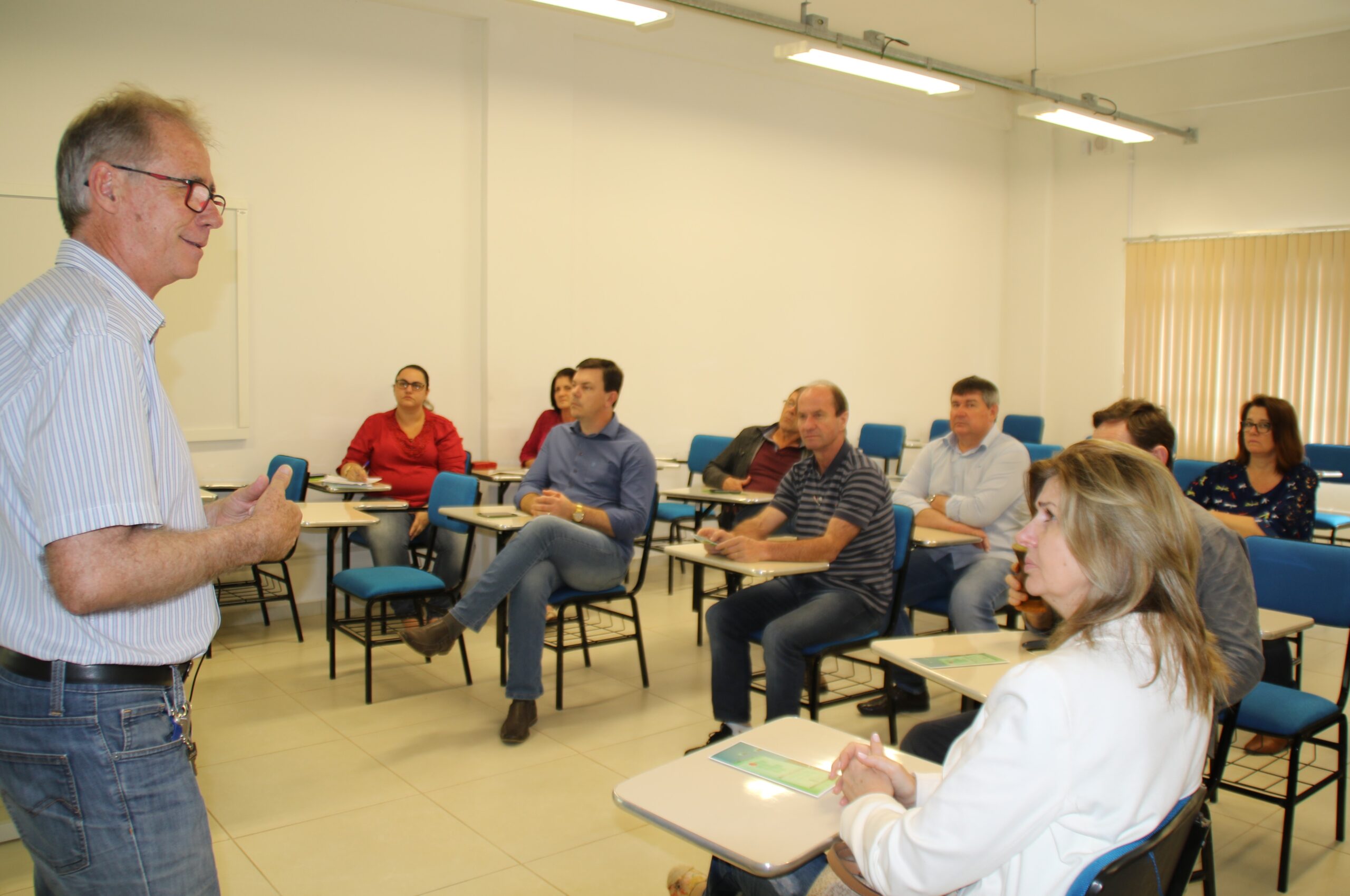 Diretor Geral Juarez Pontes apresentou os cursos oferecidos pelo campus de São Carlos