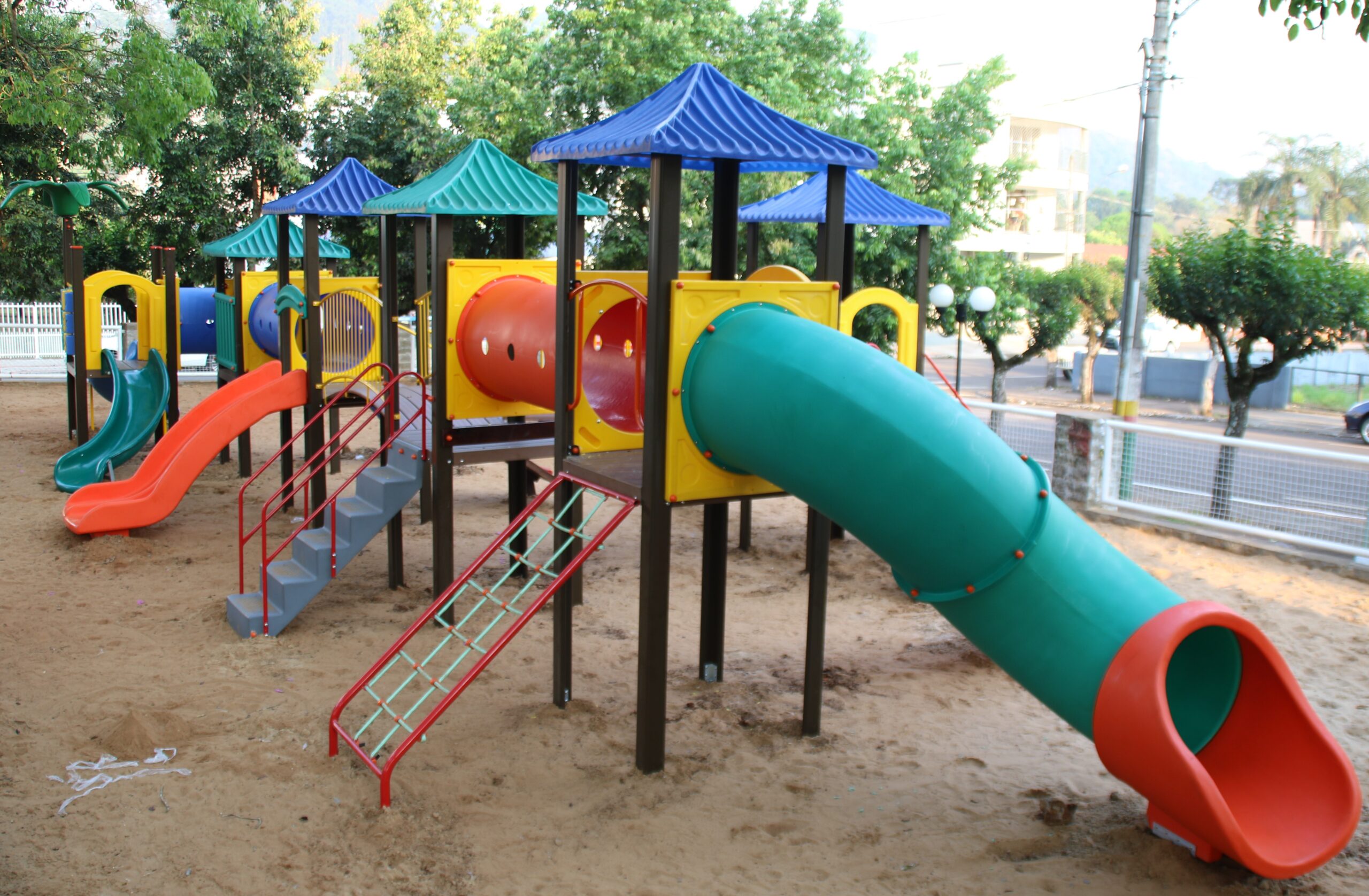 Novo parque infantil na Praça Central será inaugurado neste sábado, dia 30, durante evento em comemoração aos 4 anos do Programa Primeiros Passos