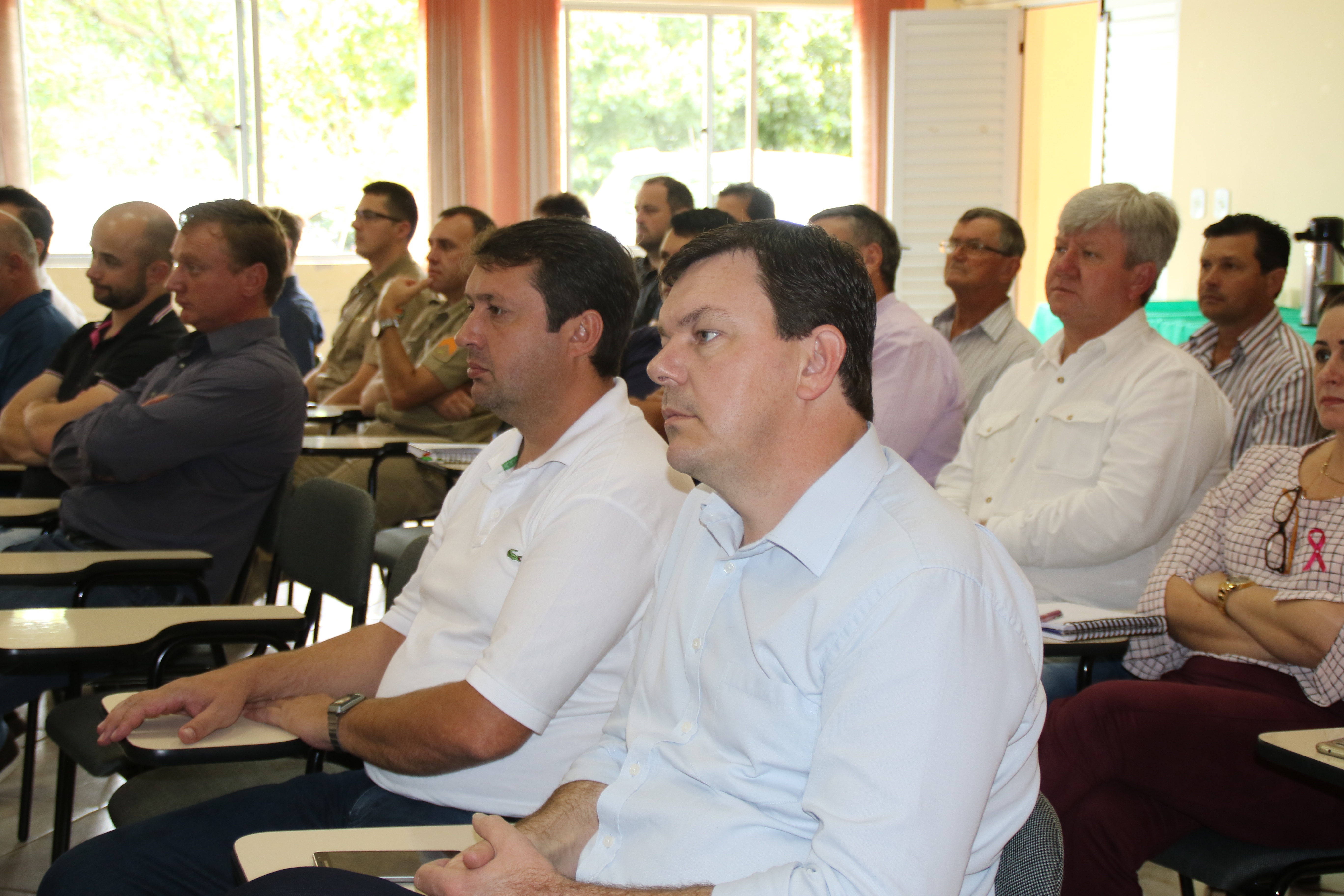 Presidente da Câmara de Vereadores, Everson Jandrei Weber e prefeito Daniel Kothe participaram da reunião em Palmitos