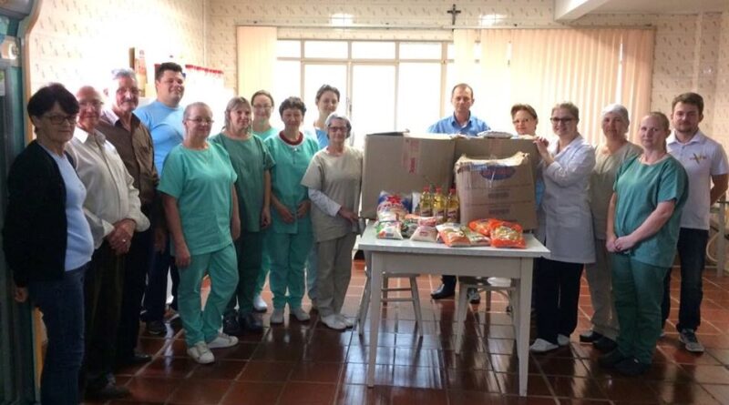 Equipe da Rádio Vale FM fez a entrega dos alimentos ao Hospital de Saudades