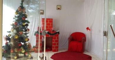 Casinha do Papai Noel já está decorada para receber o bom velhinho neste domingo, em Saudades