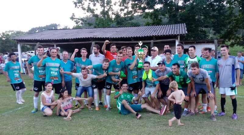 Equipe do Juventude da Lageado Pedro, grade campeão na categoria Amador do Distrital Norte