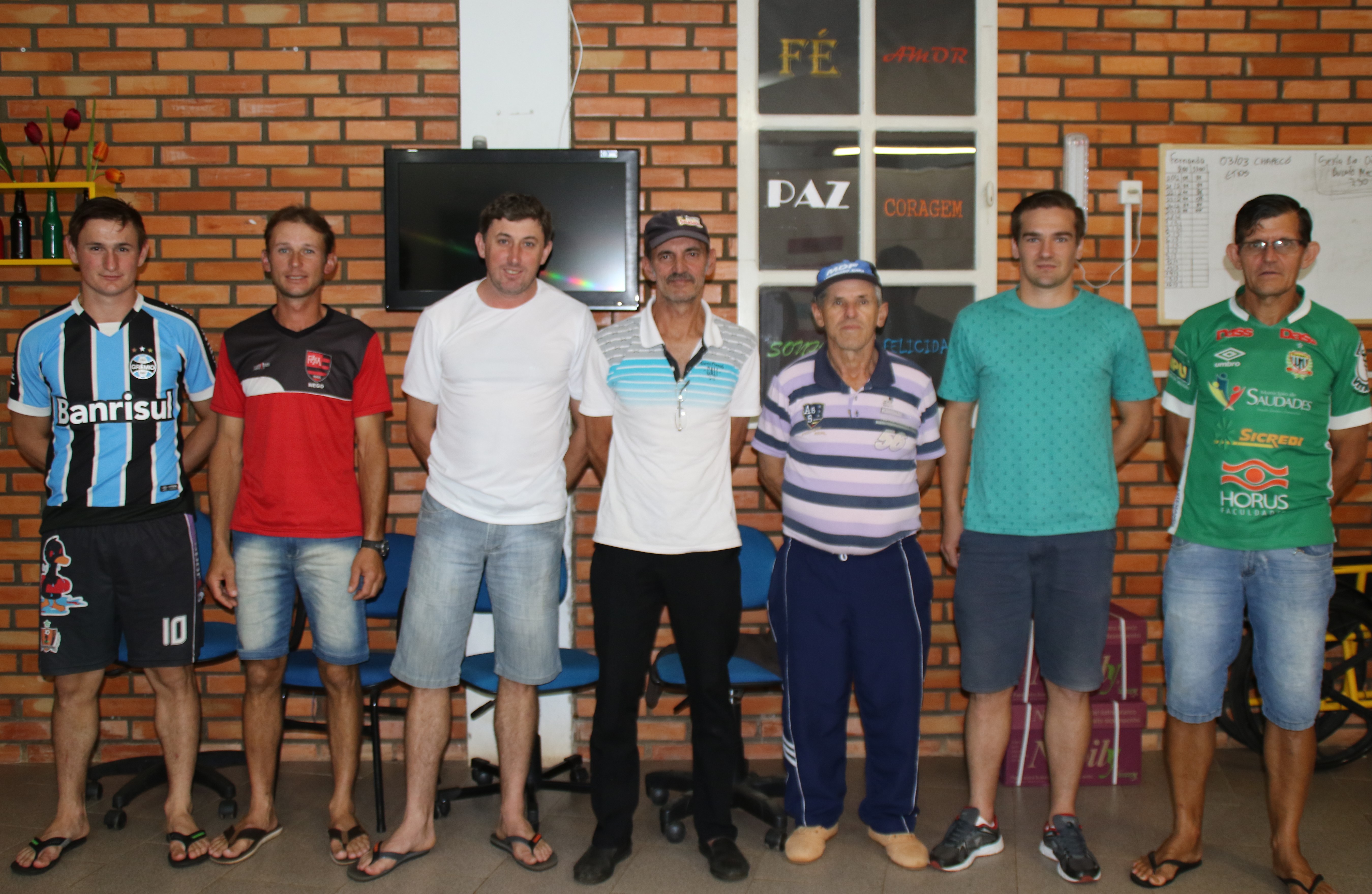 Representantes das equipes participantes do Municipal de Bocha 48, em foto do Congresso Técnico