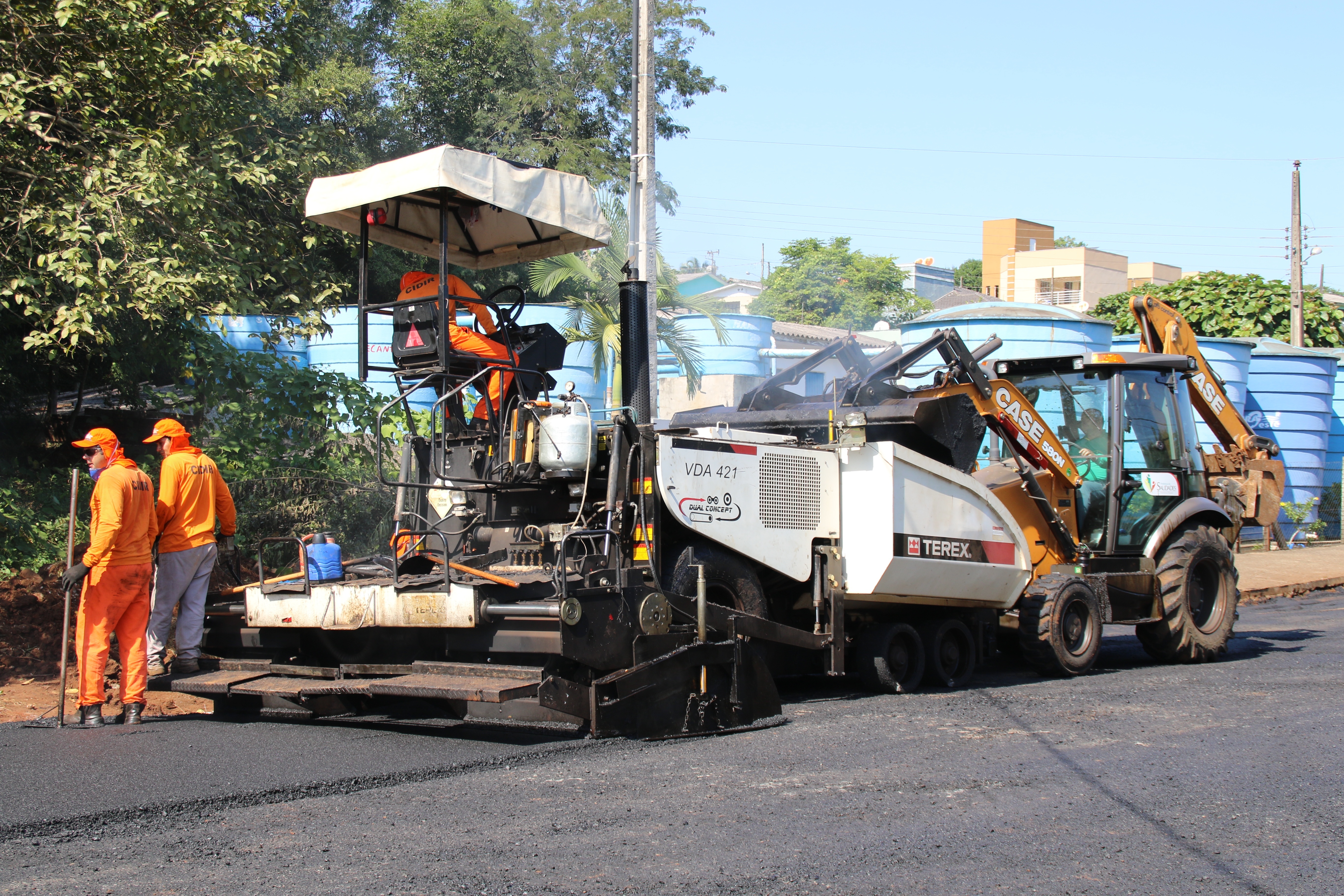 CIDIR e Secretaria de Infraestrutura de Saudades empenhados nos trabalhos de pavimentação da Avenida Independência