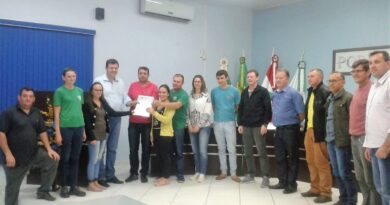 Sindicato, executivo e legislativo ratificaram acordo coletivo em favor dos funcionários públicos municipais de Saudades