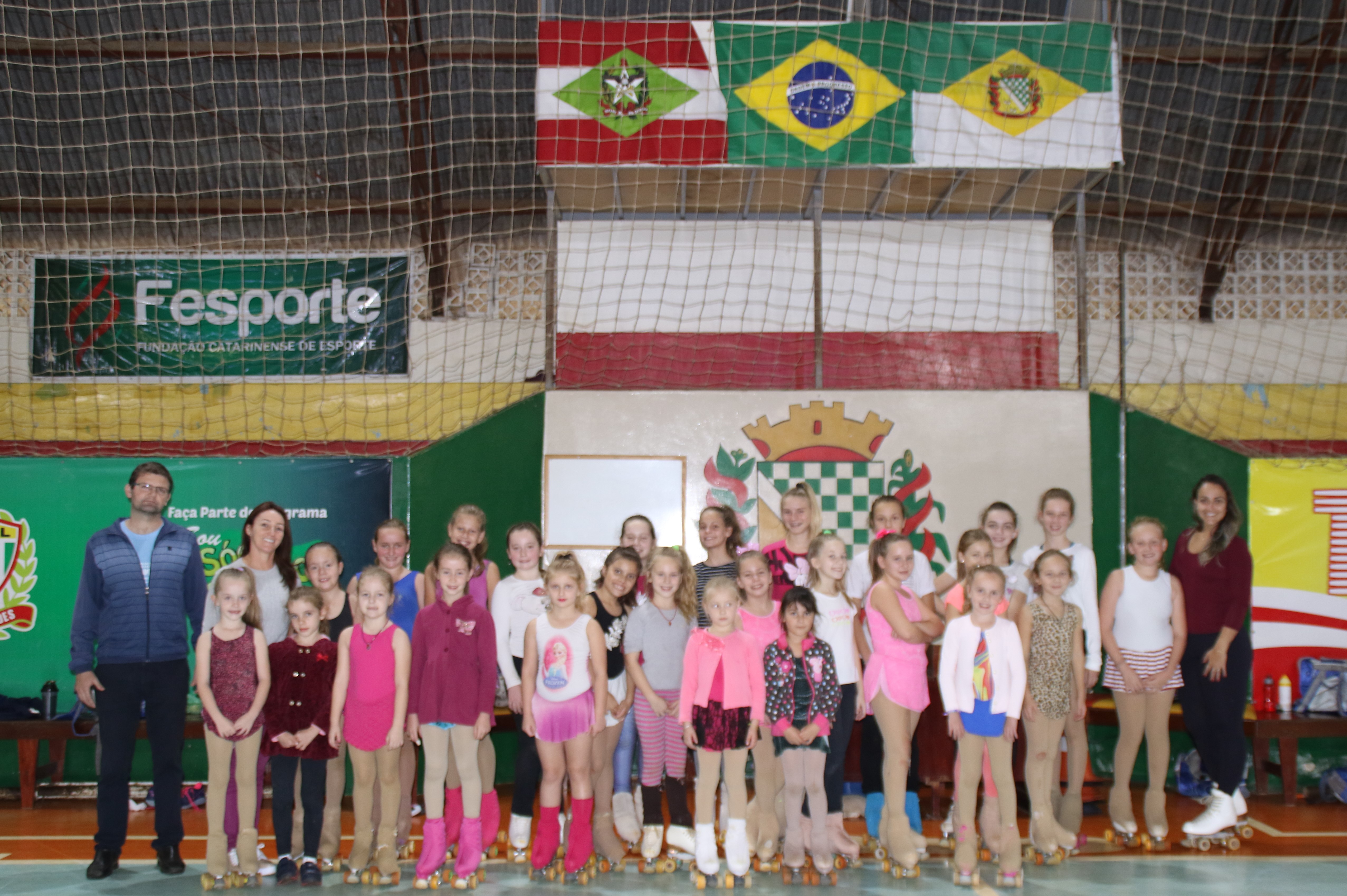 Grupo de Patinação Os Brilhantes, do município de Saudades, conta hoje com mais de 60 alunos