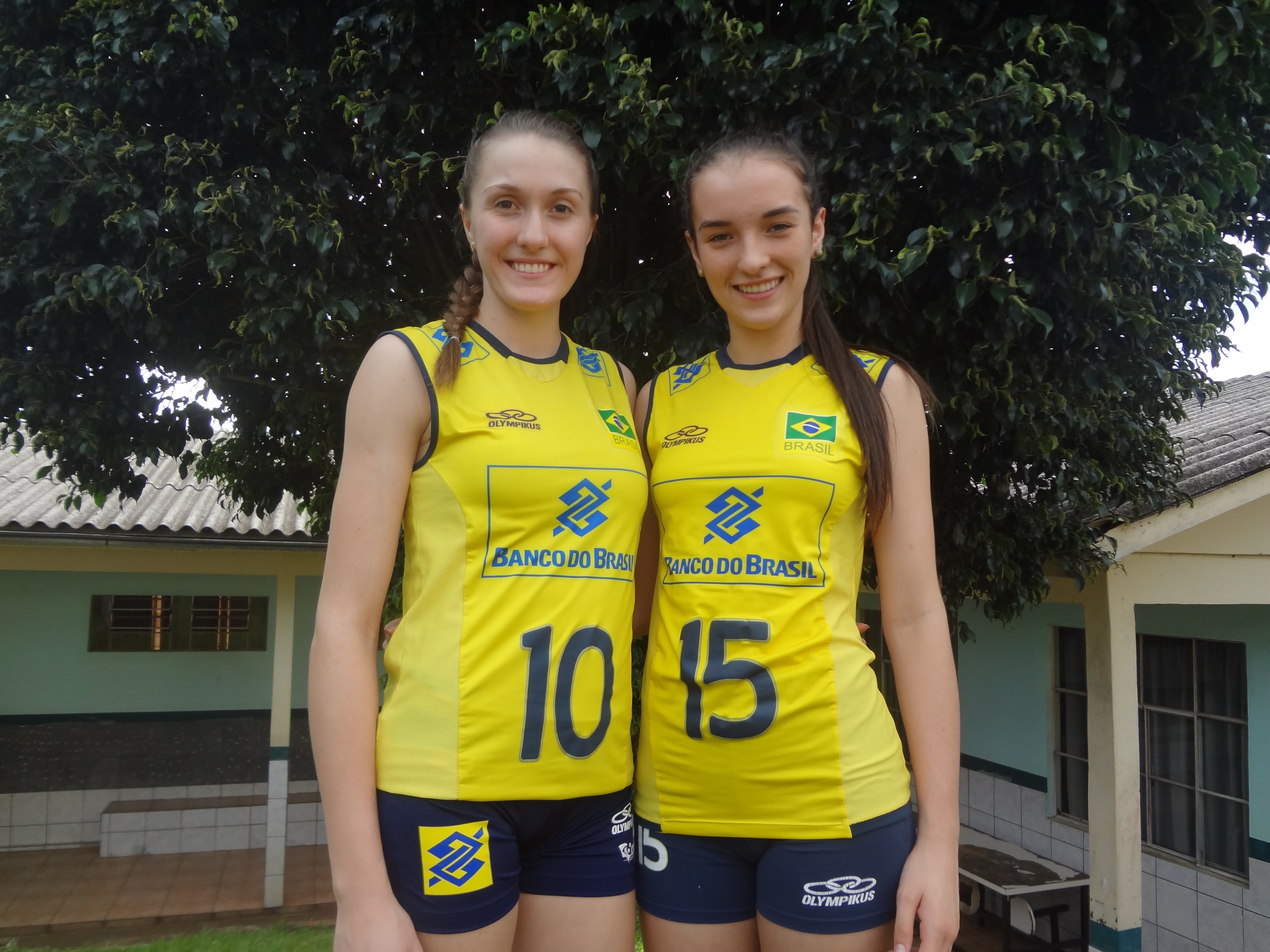 Atletas Nadine e Cássia estão em treinamento no Rio de Janeiro, visando o Campeonato Sul-Americano de Voleibol