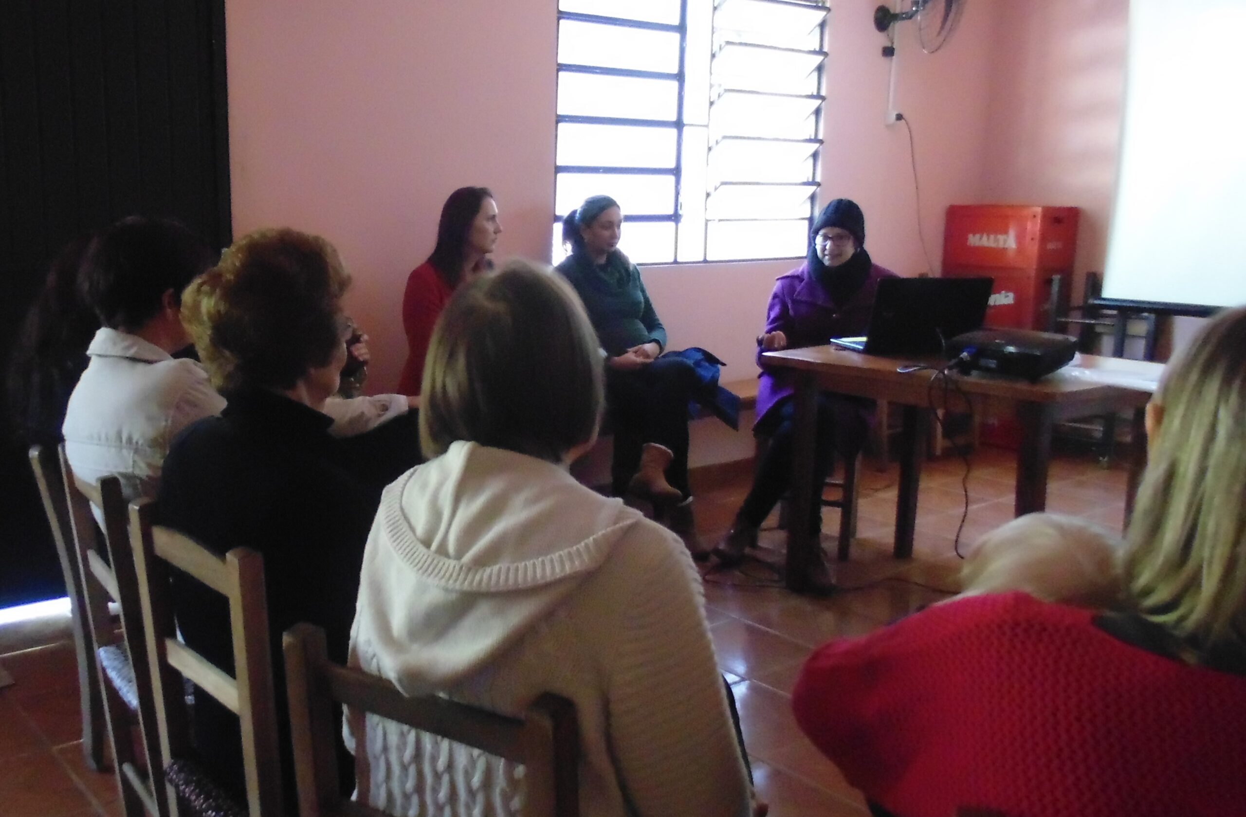 Mulheres da Linha Taipas participaram do encontro