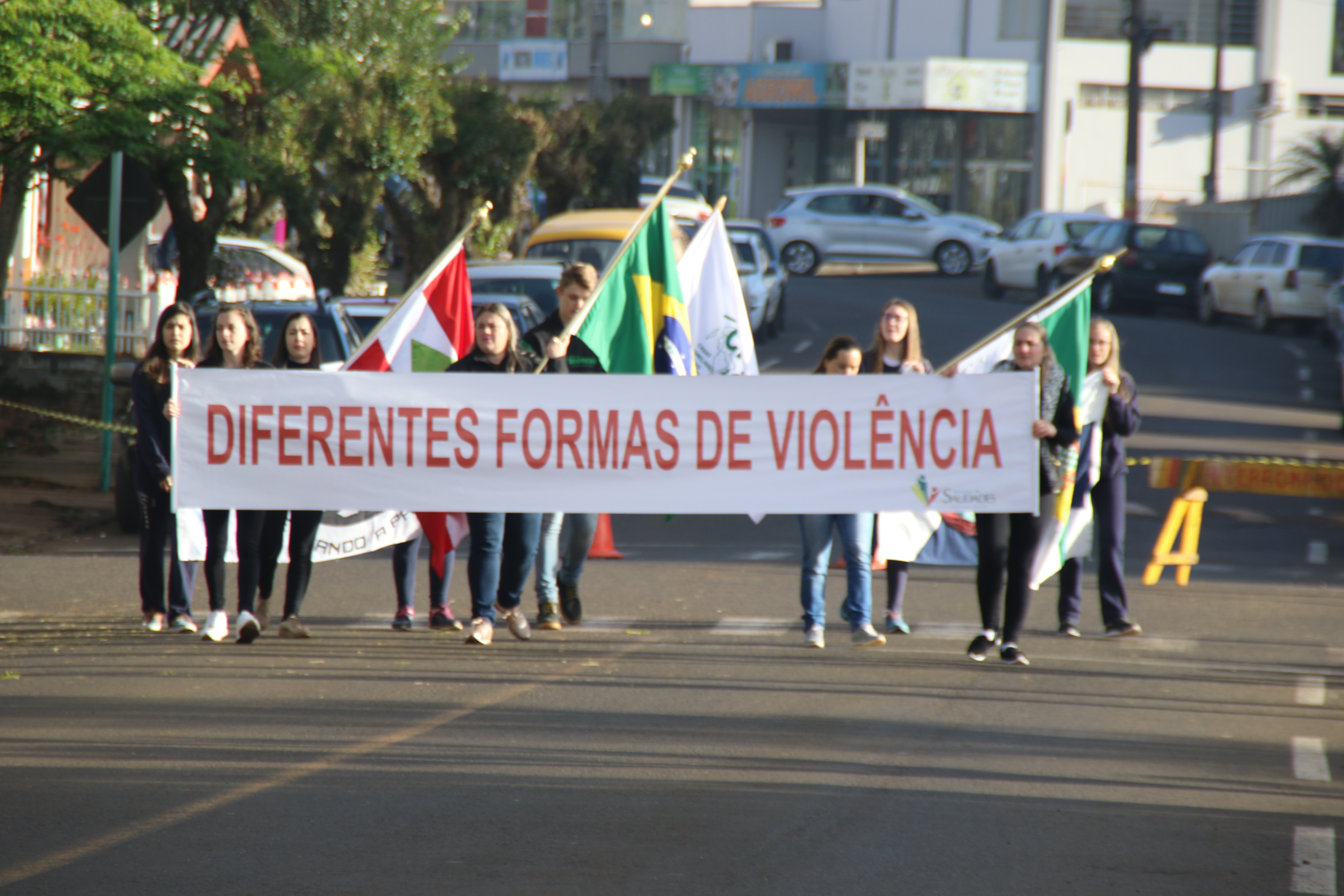 Caminhada cívica abordou as diferentes formas de violência