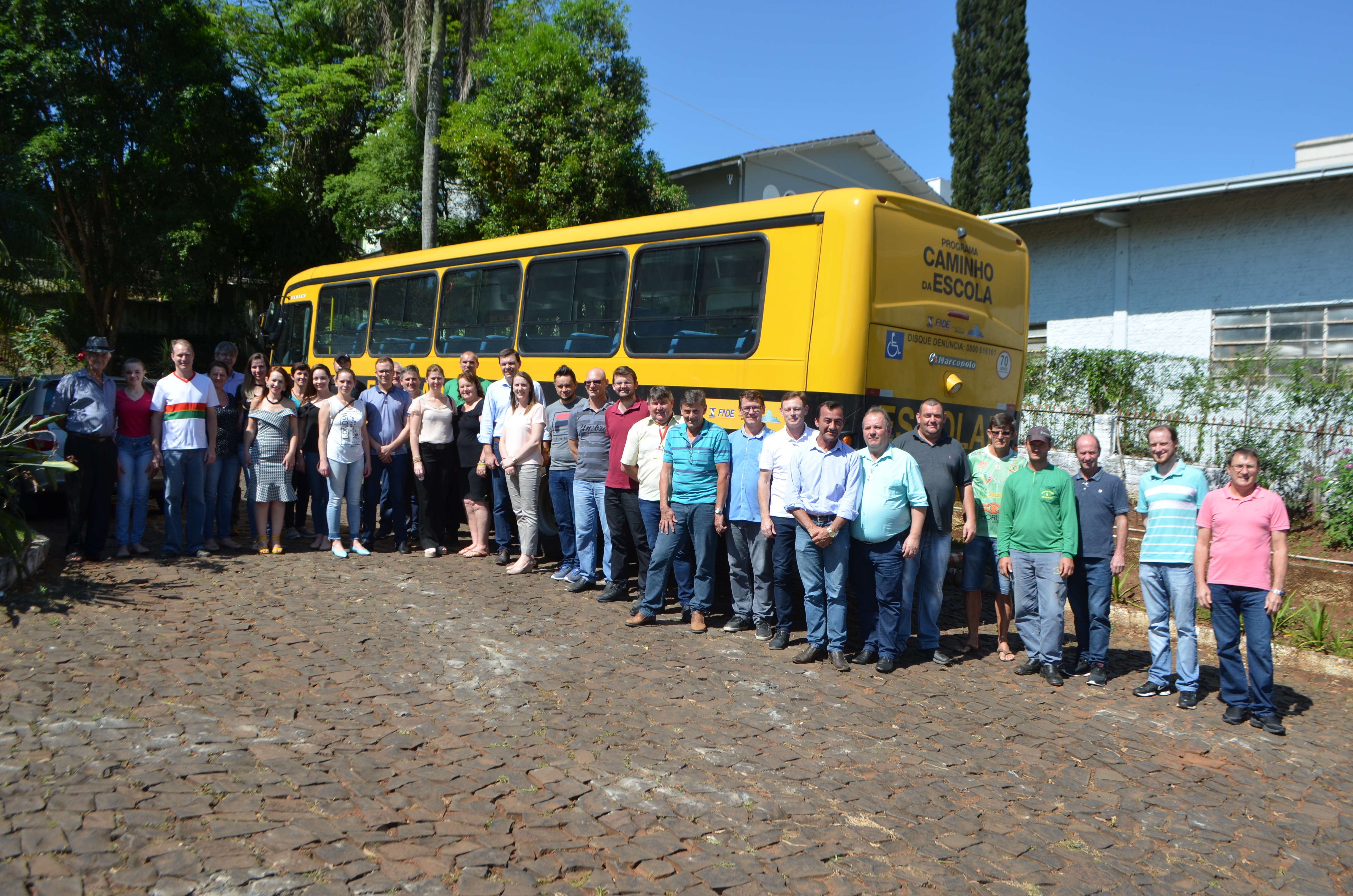 No Ônibus para o Transporte Escolar foram investidos aproximadamente R$ 229 mil