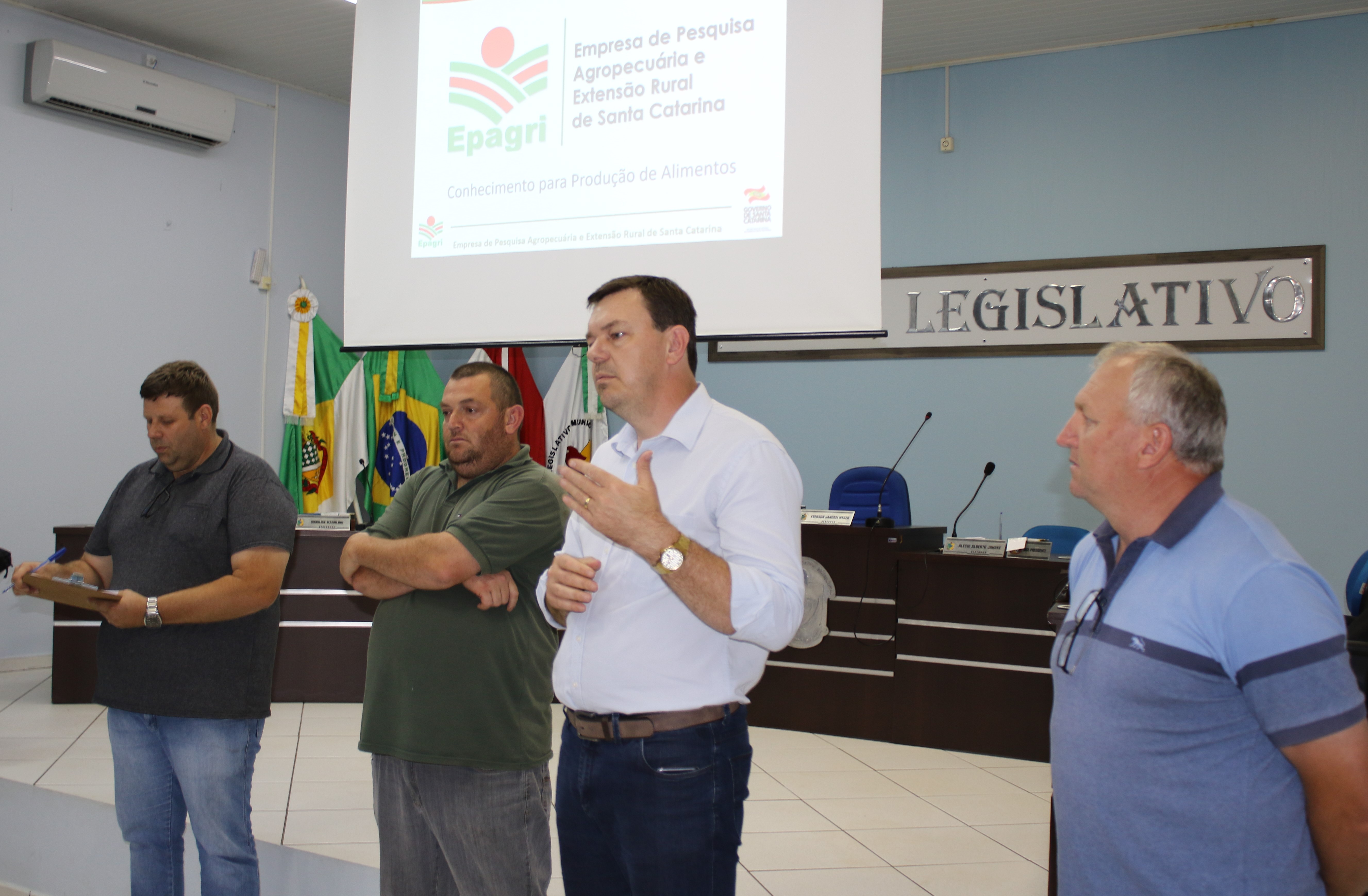Prefeito Daniel e Secretário João Brancher falaram sobre a importância do Conselho de Agricultura do município, bem como sintetizaram as principais ações desenvolvidas pela administração neste ano de 2018