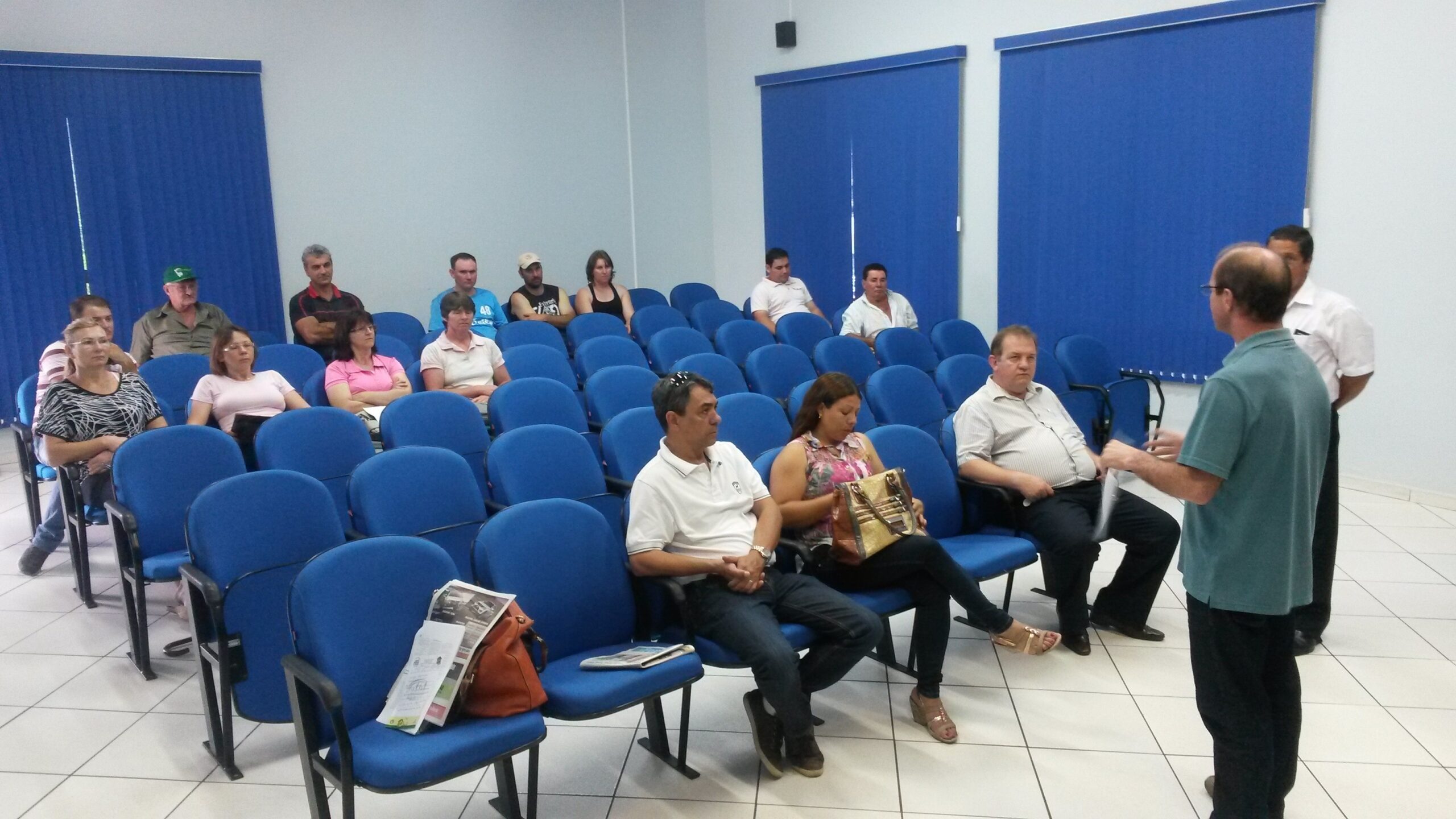 Secretário de Administração, Rogério Antônio Sehnem, explana sobre o programa Lar Legal