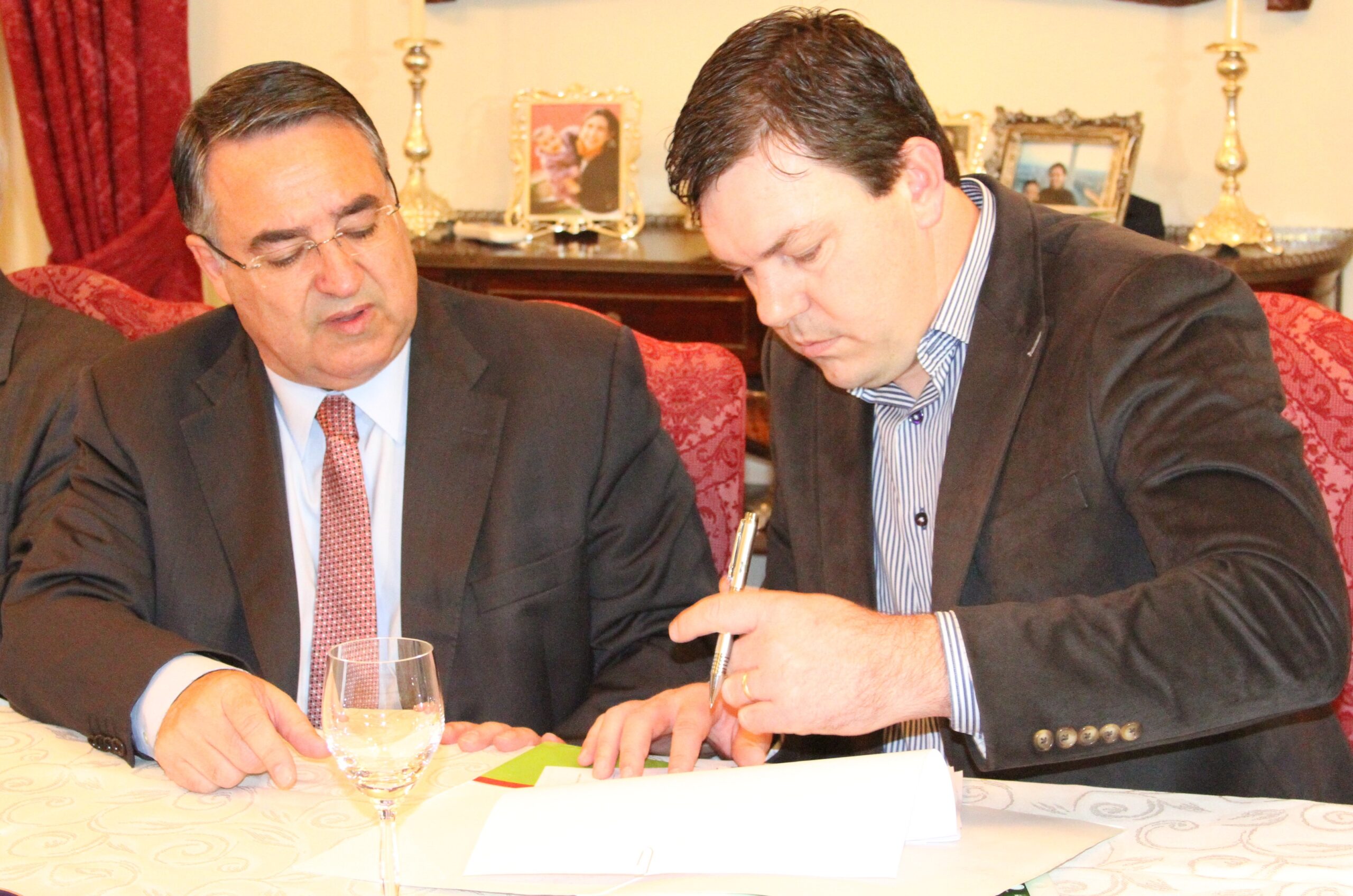 Prefeito Daniel e governador Raimundo Colombo assinam convênio do Fundam, destinando recursos ao município de Saudades