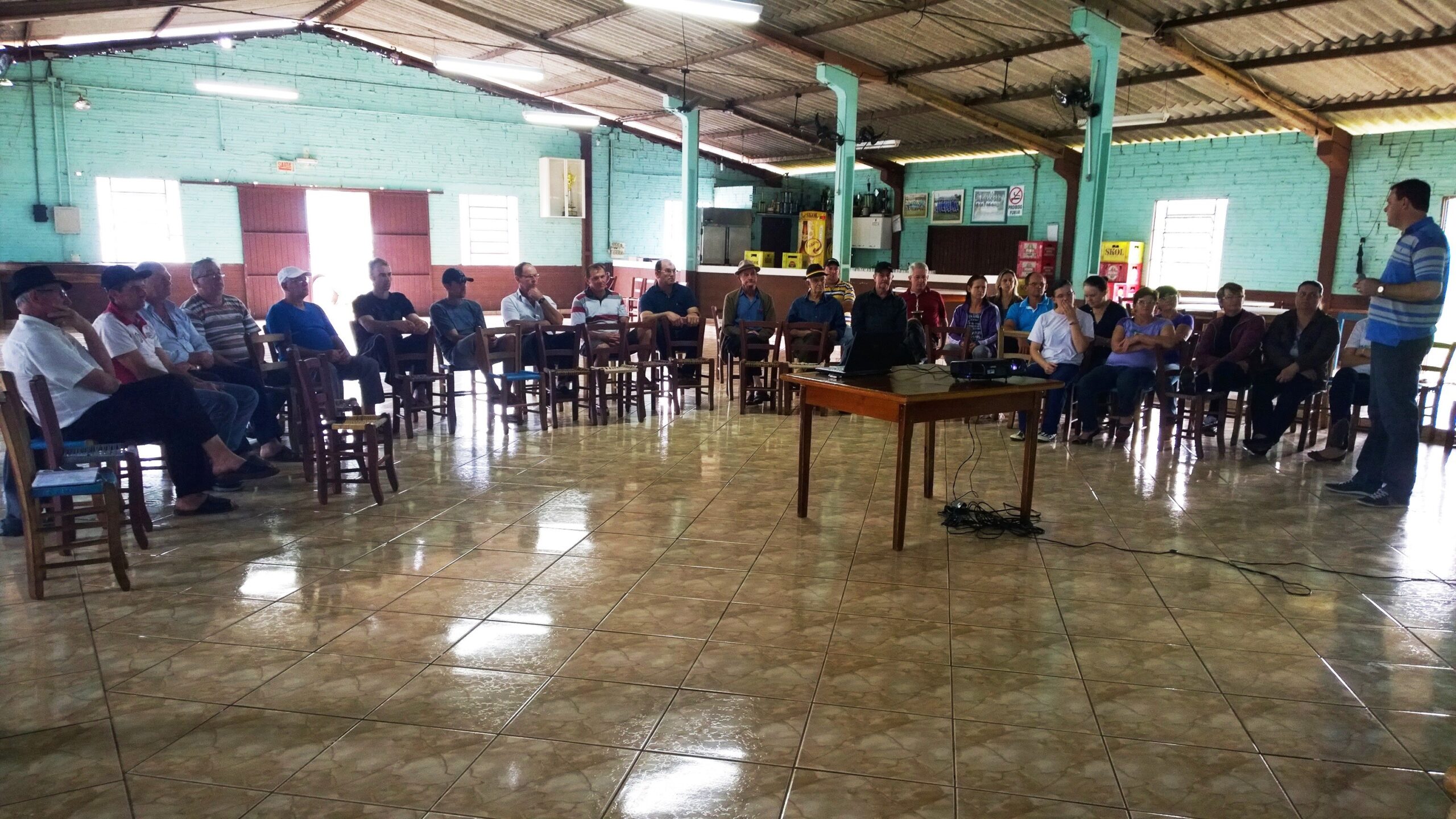 Moradores da Linha Santo Afonso participaram da reunião com a administração municipal