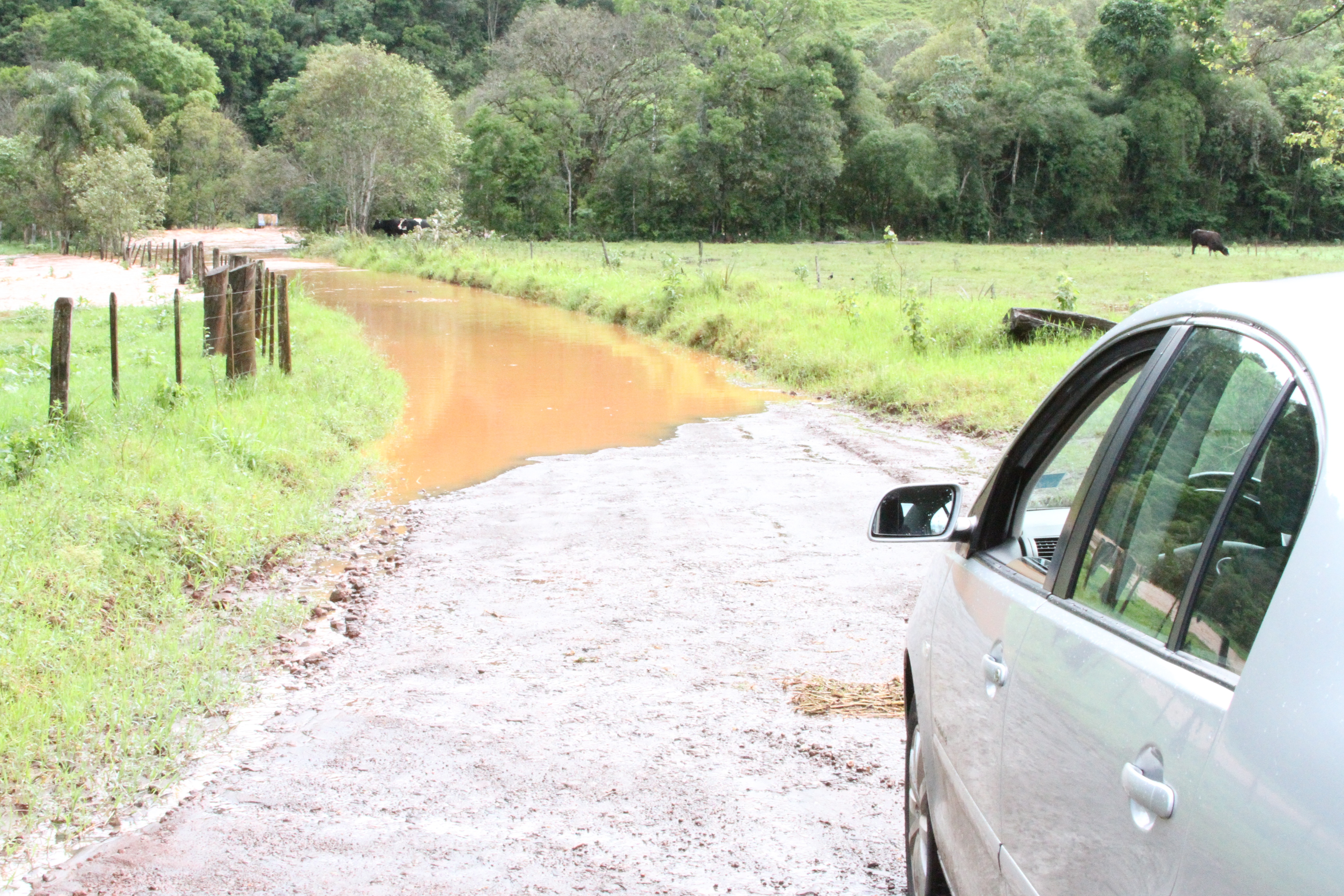 Chuvas danificaram estradas e lavouras do município