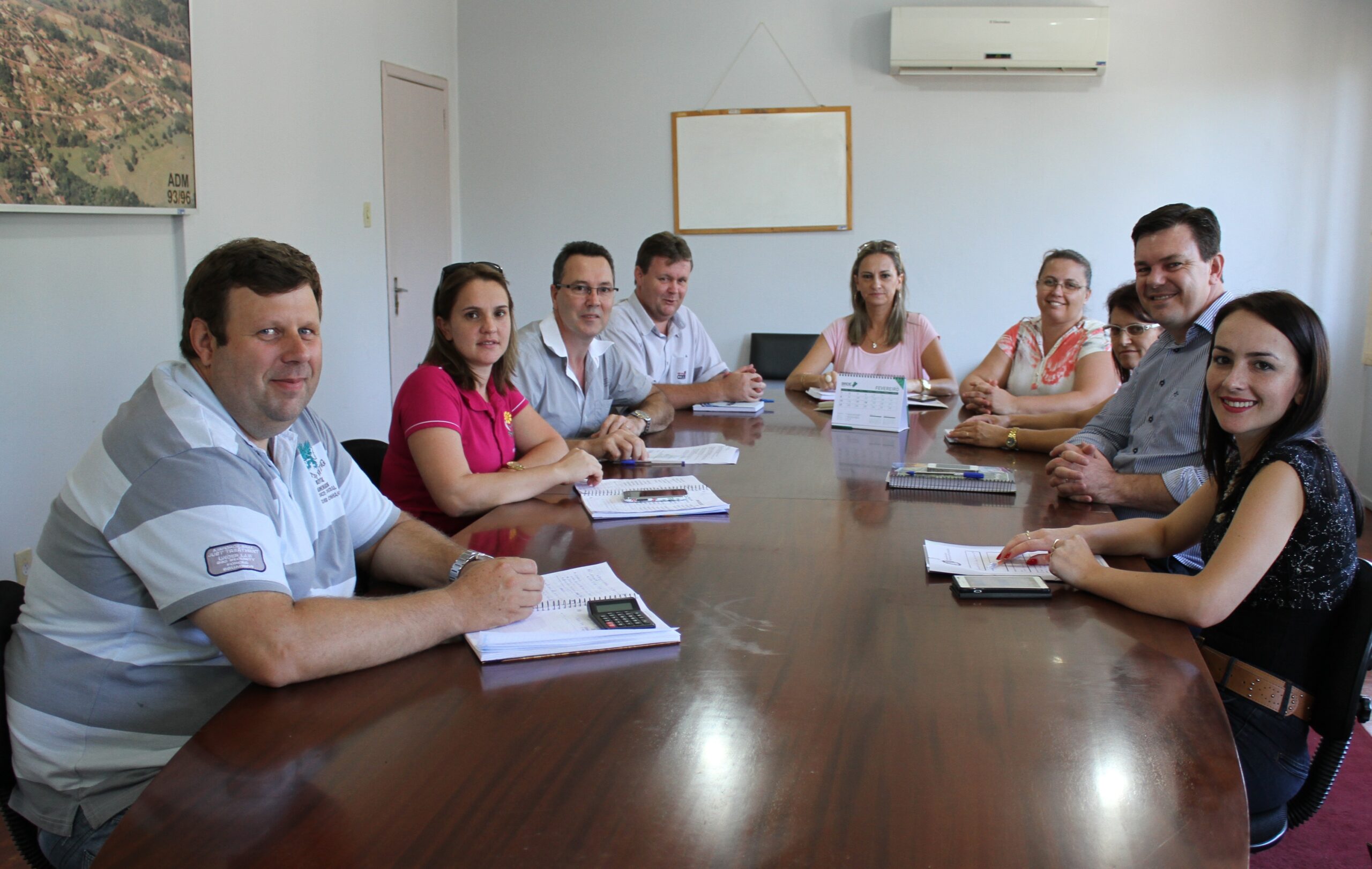 Representantes da Administração Municipal de Saudades e da Apae de Pinhalzinho reuniram-se para discutir parceria